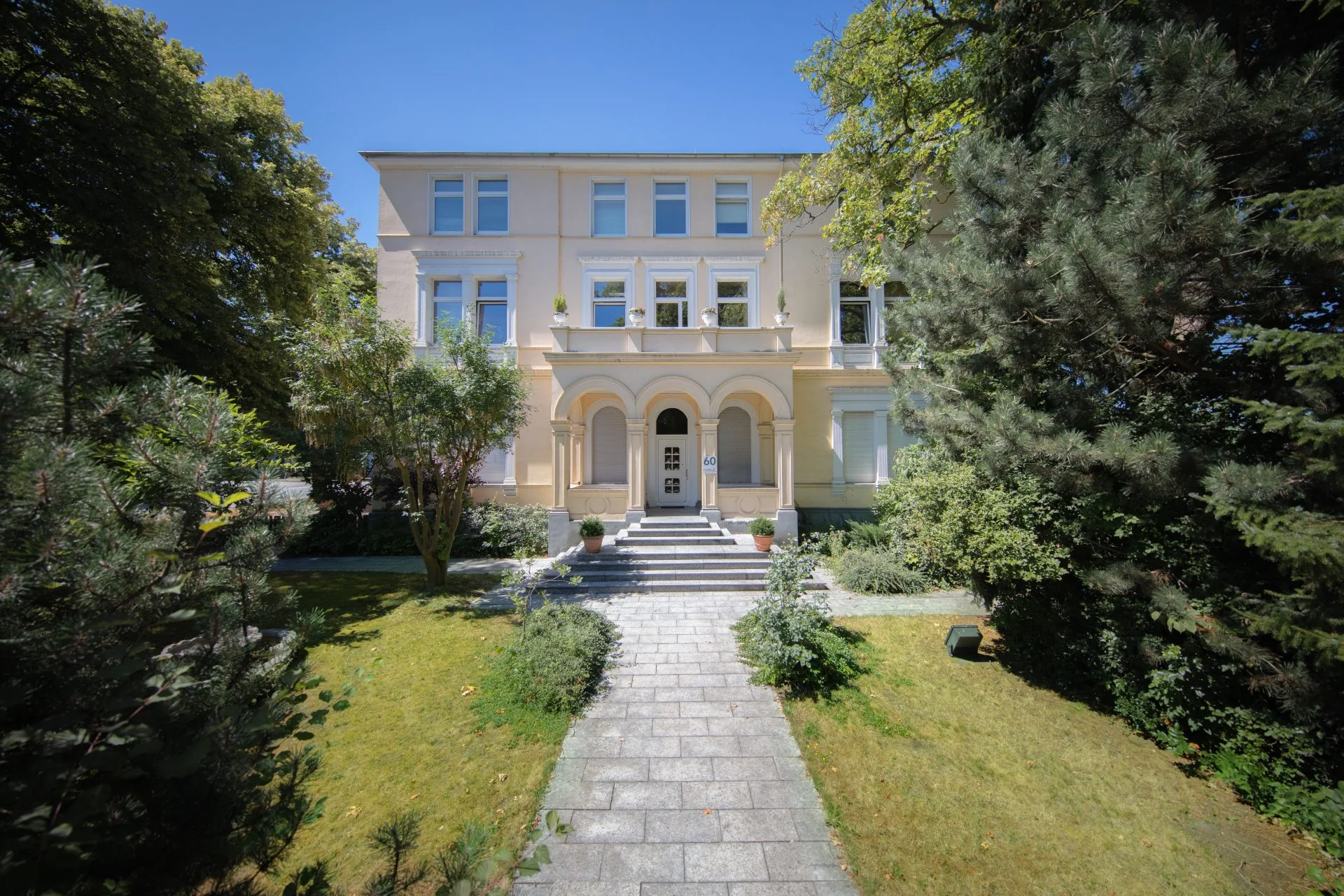 Die „Gelbe Villa“ — Kanzleigebäude in Unna-Königsborn